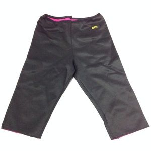 CFR Women's Black Capri Pants Size M